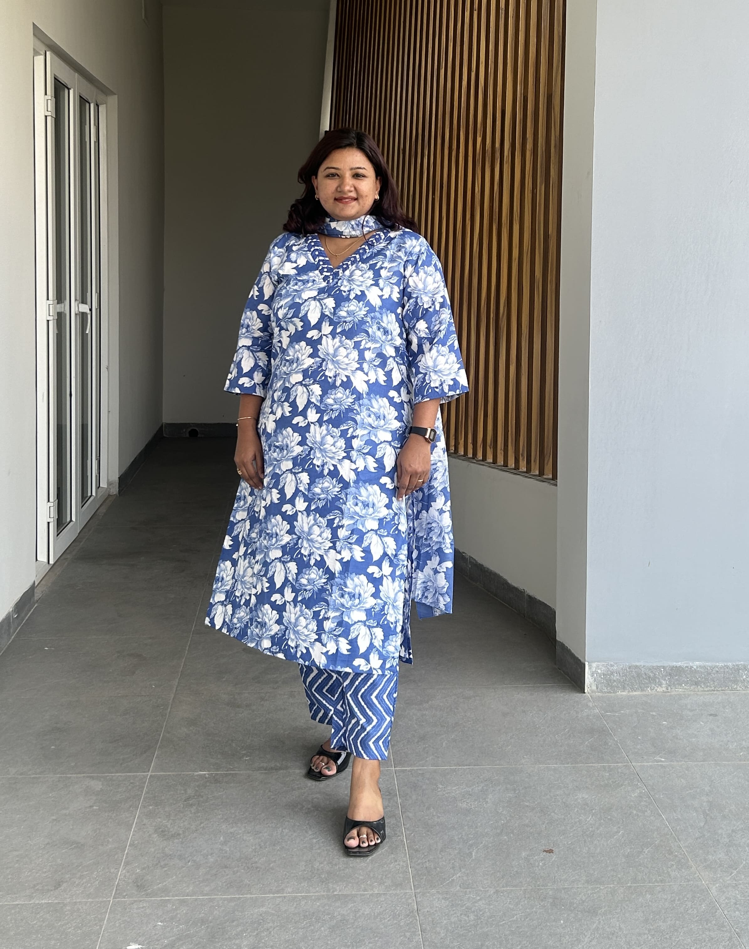 RMS187 - Blue Vneck floral print cotton suit